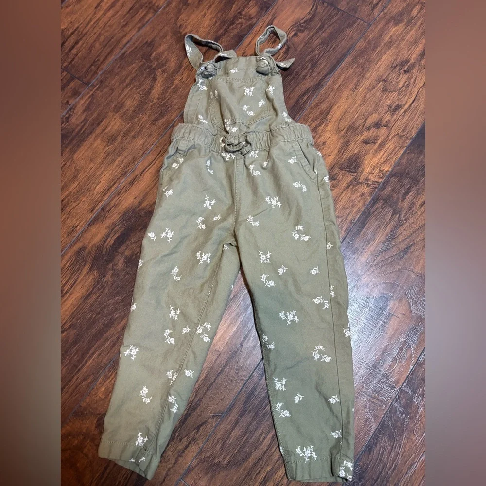 Girls Sage Green OshKosh B'gosh Floral Jumpsuit w/ Adjustable Straps Size 5